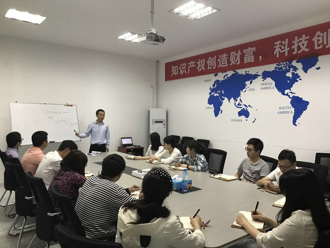 成为顾问式销售,豪门国际
在路上… 成为顾问式销售,豪门国际
在路上…