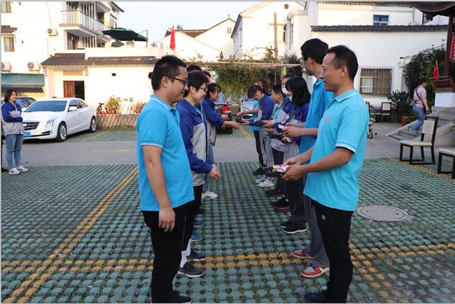 激发身体潜能 人生无限可能!---豪门国际14周年司庆暨环西山20km团建活动 激发身体潜能 人生无限可能!---豪门国际14周年司庆暨环西山20km团建活动